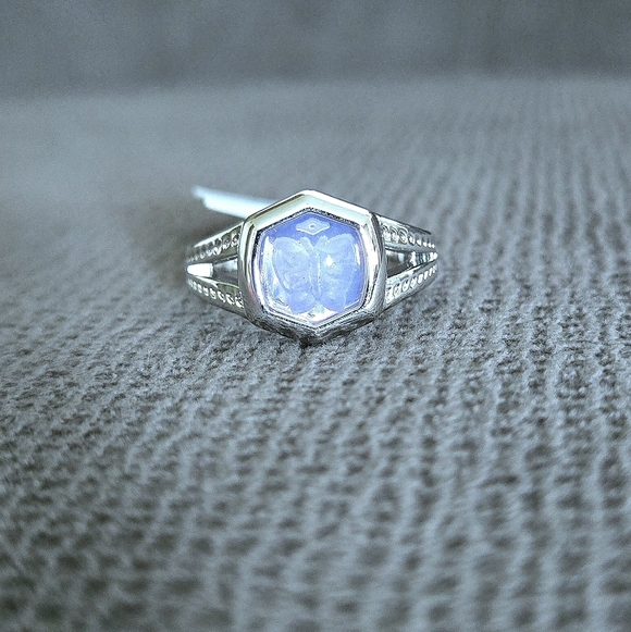 Kendra Scott Lavender💜 "Davie" Intaglio Butterly🦋 Ring💍 - NWT - Picture 5 of 16